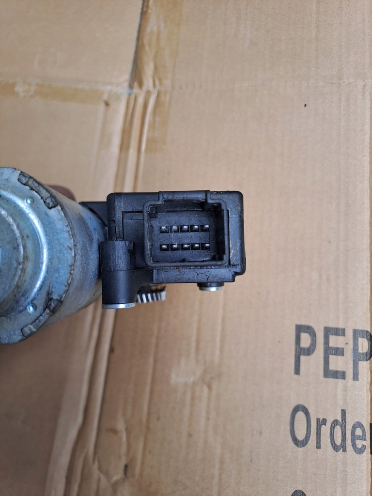 фото №5, Моторчик жалюзи панорамы крыша peugeot 5008 i