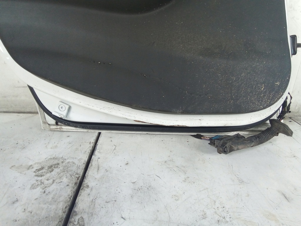 фото №12, K910 двері лівий задня bmw e90 alpinweiss 3