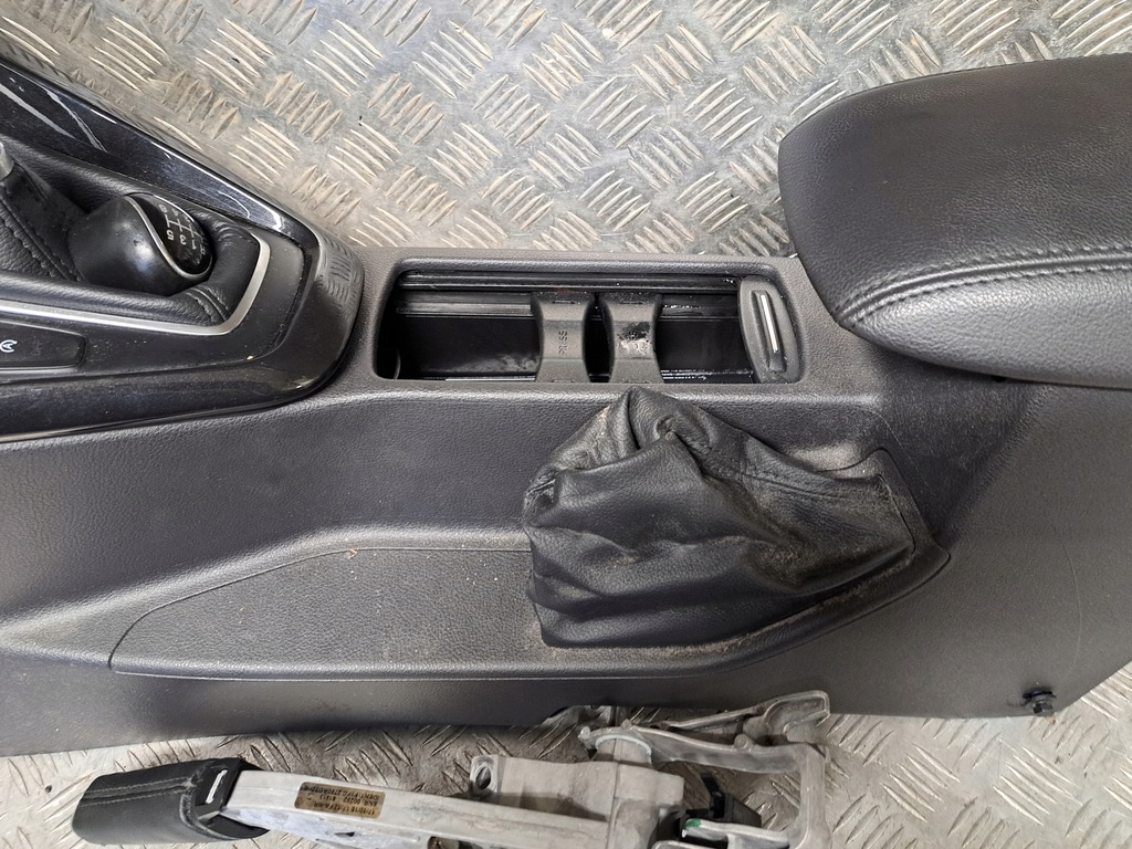 фото №6, Ford focus mk3 lift підлокітник