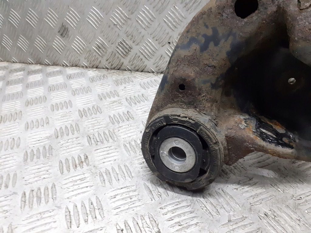 фото №5, Підрамник поперечина задня audi a4 b7