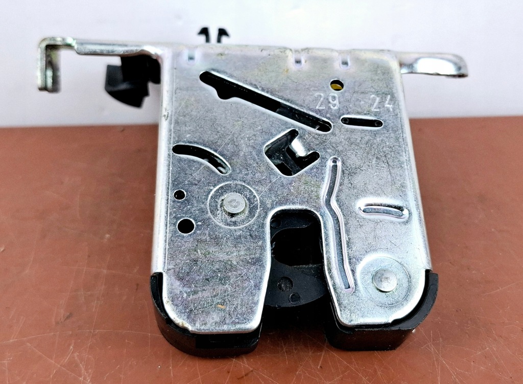 фото №7, Vw volkswagen id.4 / audi e-tron замок кришки багажника 11a827506