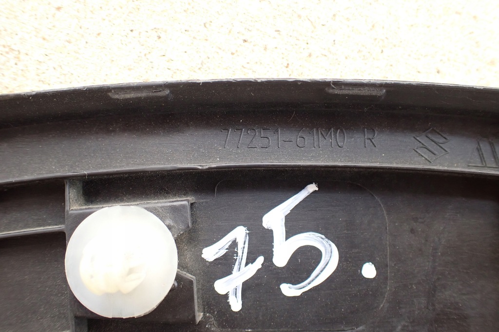 фото №13, Suzuki sx4 s-cross молдинг крила правий задня 77251-61m0