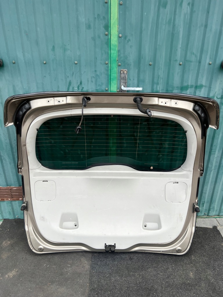 Крышка багажника задняя крышка багажника renault scenic 3 mk3 код лакокрасочного покрытия: tehnk Доставка
