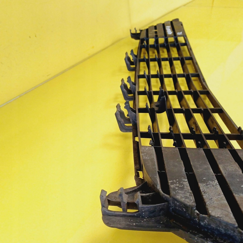 Решётка бампера средняя opel meriva a lift 13193495 nr29 с Разборки