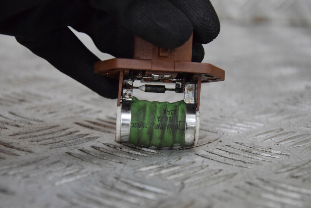 фото №5, Ford maverick ii резистор резистор 1526.1200 u204/j14a