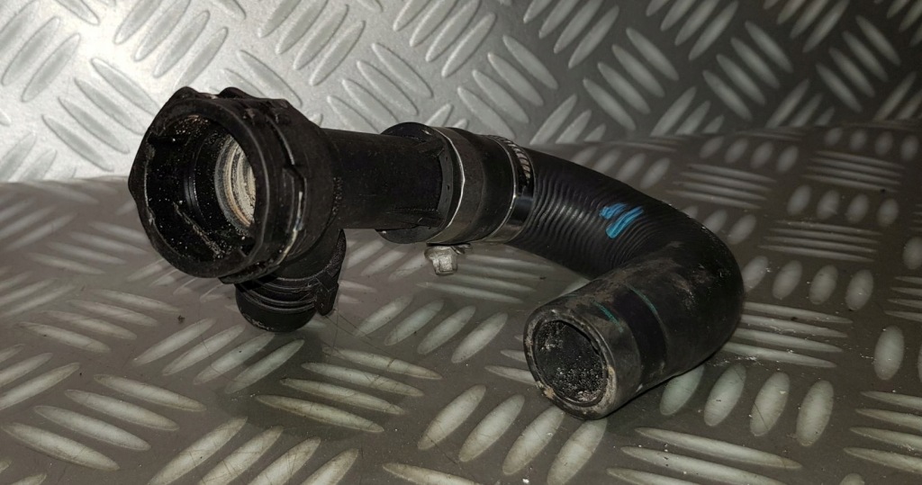 Bmw 5 e60 e61 2.0 d m47n2 шланг води труба патрубок радіатора оливи 7805356 в Україні