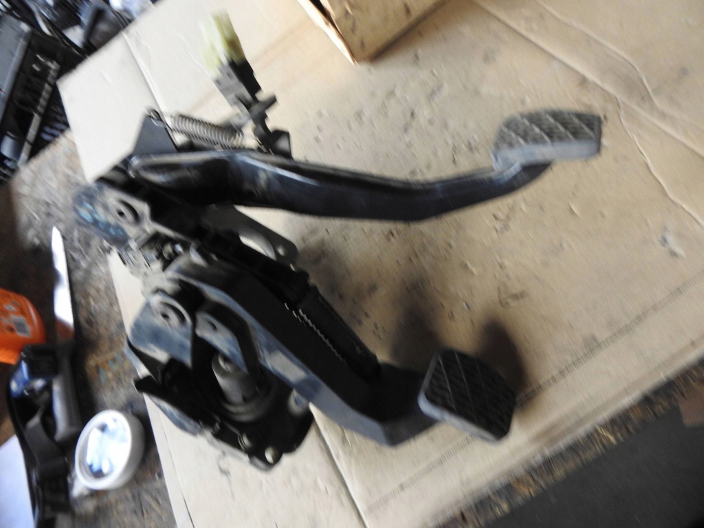 Купить Mercedes-benz a w169 a1692901101 педаль тормоза