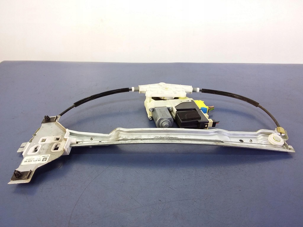 фото №1, Citroen c4 i hb 5d подъемник стекло перед правый