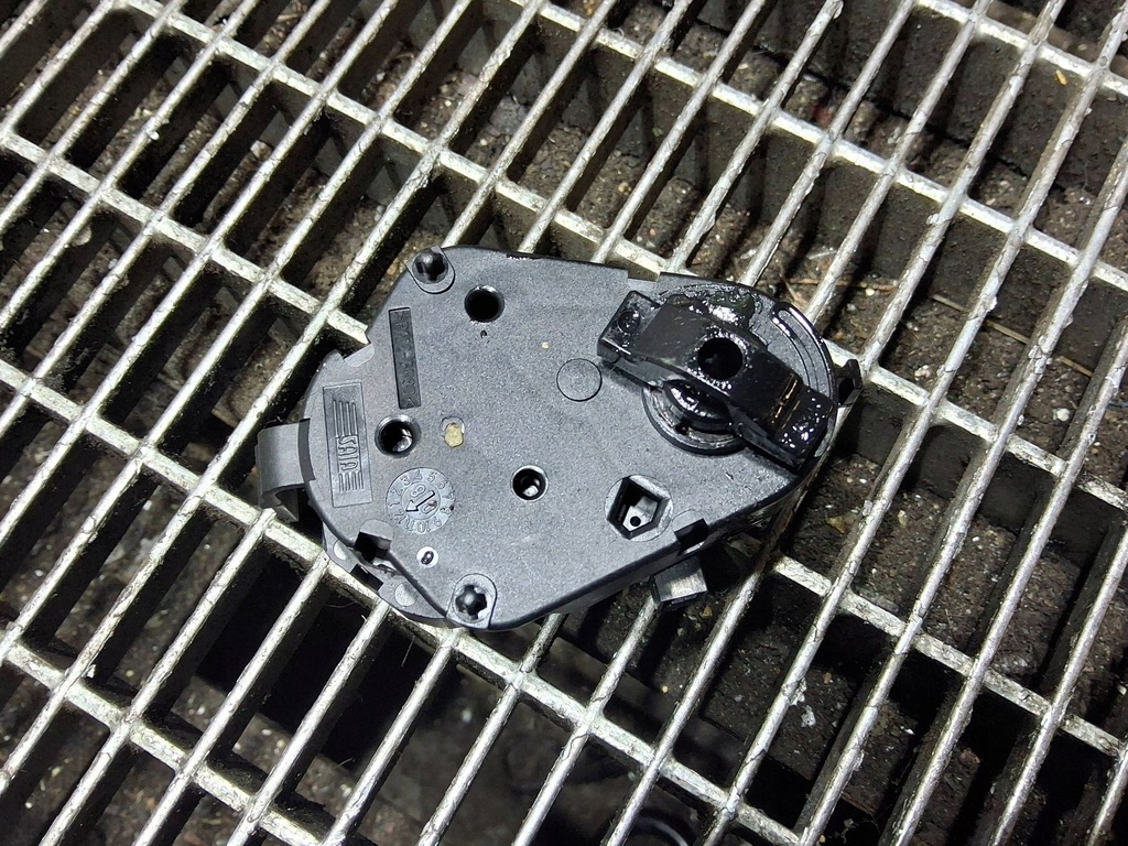 фото №3, Моторчик крышка обдув land rover range rover l322 69354429