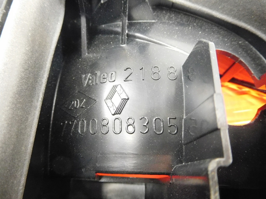 фото №6, Лампа задняя левая renault safrane i 7700808305