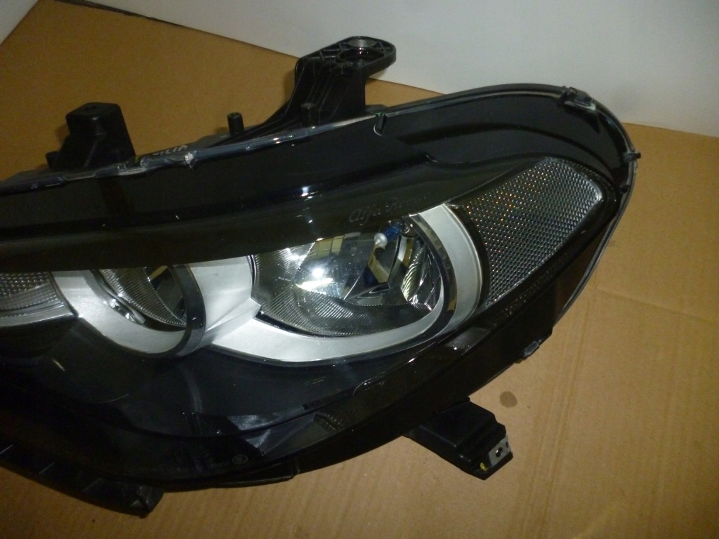фото №3, Alfa romeo giulia 16- лампа передня перед rh/lh