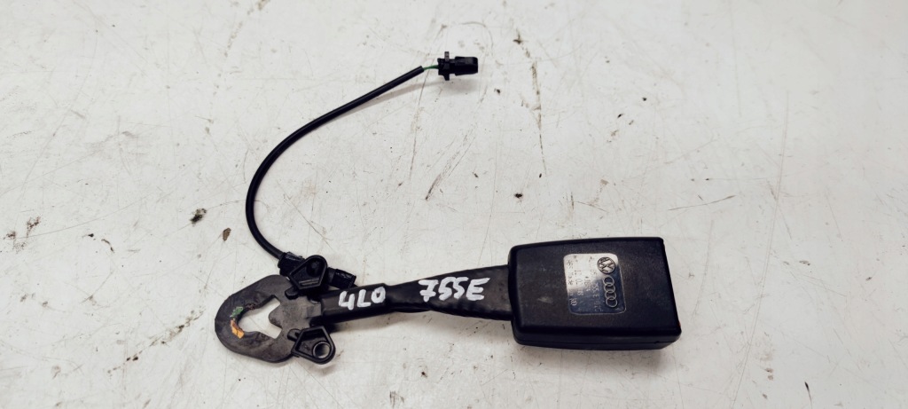 фото №1, Клипса поперечина левая правая audi q7 4l 4l0857755e