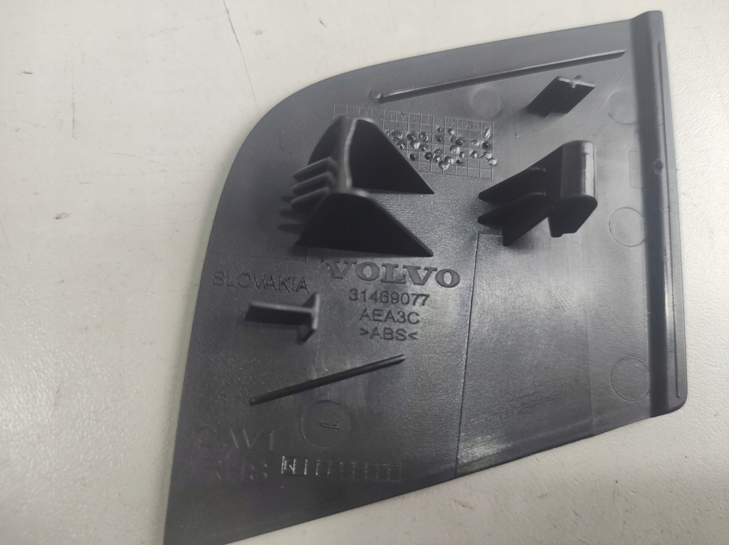 фото №5, Volvo xc40 20r заглушка консолі права 31469077
