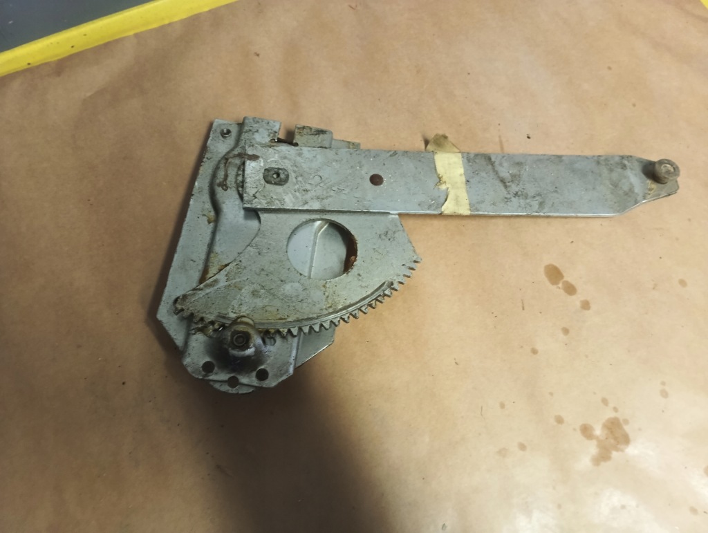 Opel commodore a купе rekord c механизм подъёма стекло задний  правый #949 в Украине