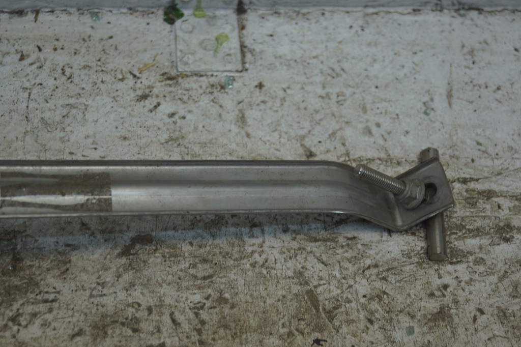 фото №8, Хомут кронштейн бака aston martin db11