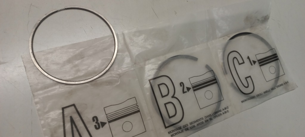 фото №1, Оригинальный набор колец поршня mercedes sprinter 906 a6460300224 om646