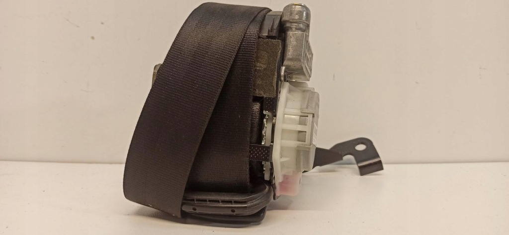 Купить Audi q5 ремень безопасность правая  перед 8r1857706b