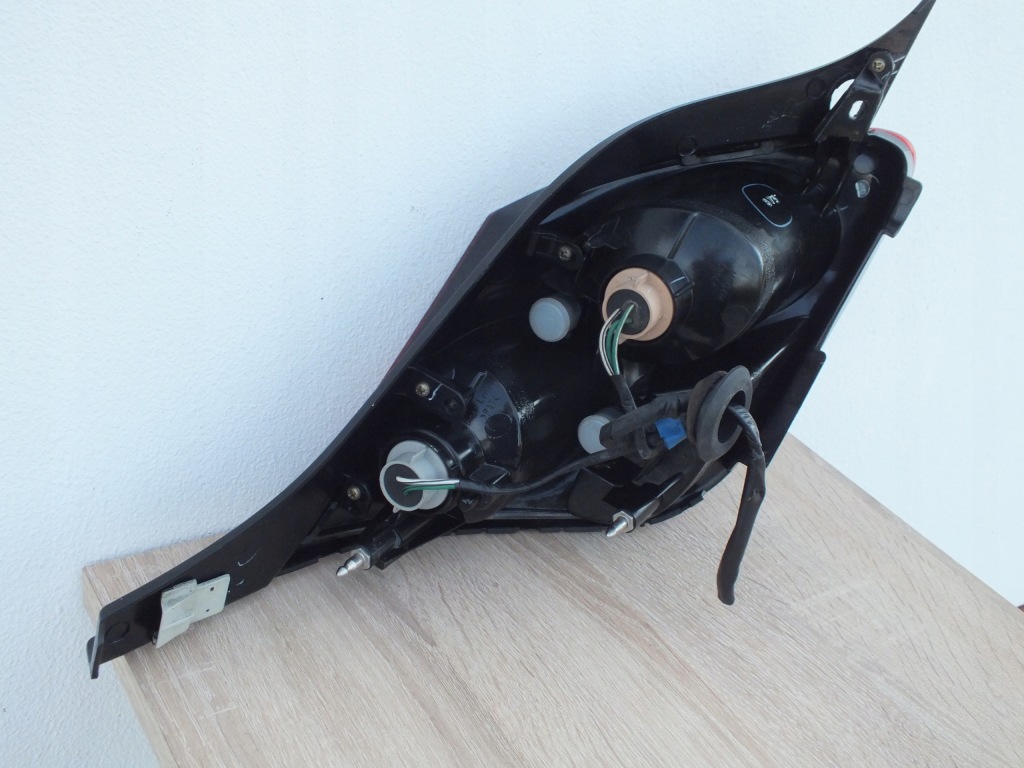 фото №3, Lexus sc430 sc ii 430 задня права лампа europa