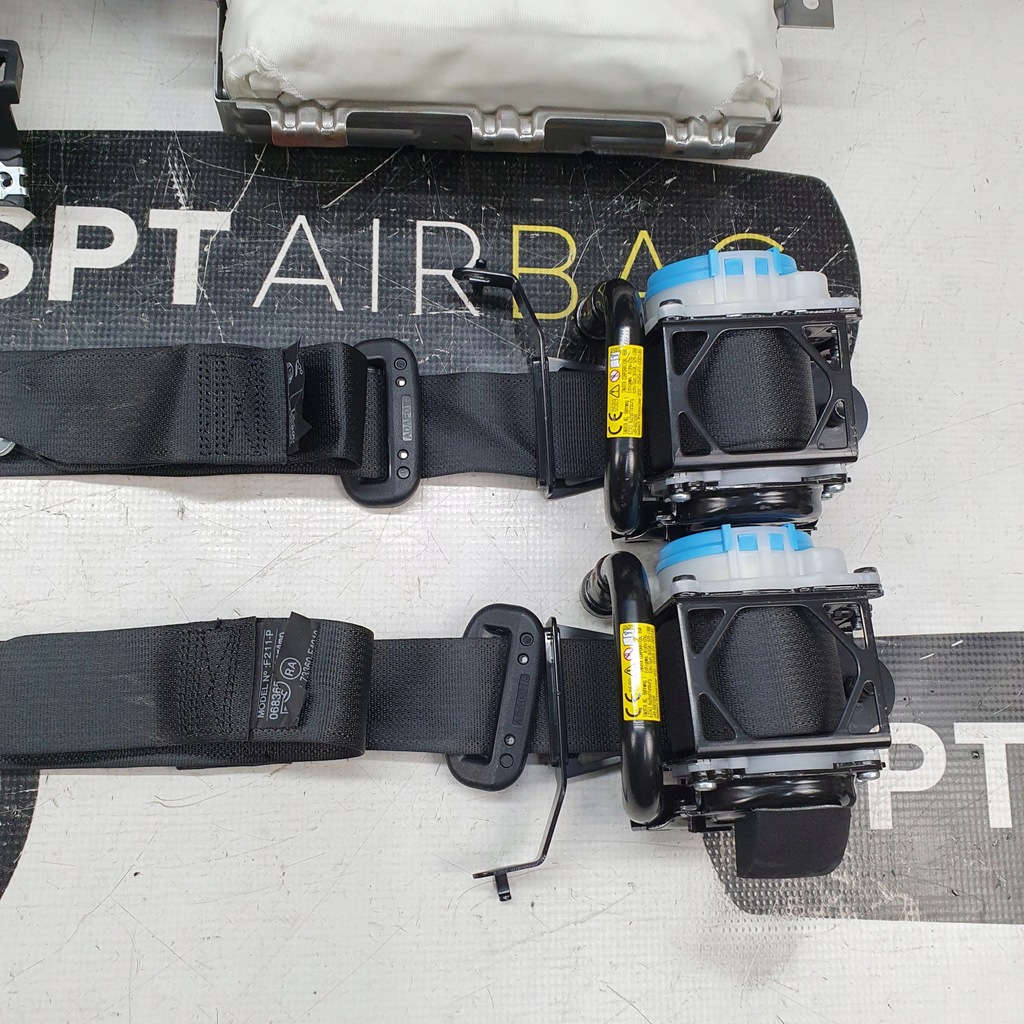 фото №9, Chr przed liftem приборная панель приборная панель консоль подушки безопасности ремни подушка безопасности