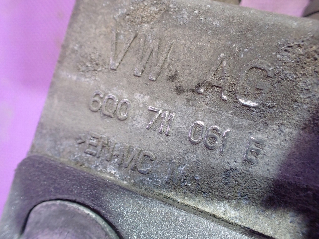 Skoda fabia 1 04-07 1.2 куліса перемикання передач троси куліса  6q0711061e Недорого