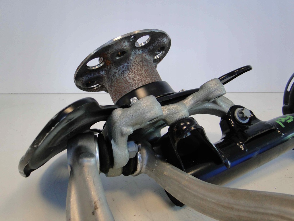 фото №10, Mercedes c w204 204 поворотный кулак левая рычаги амортизатор