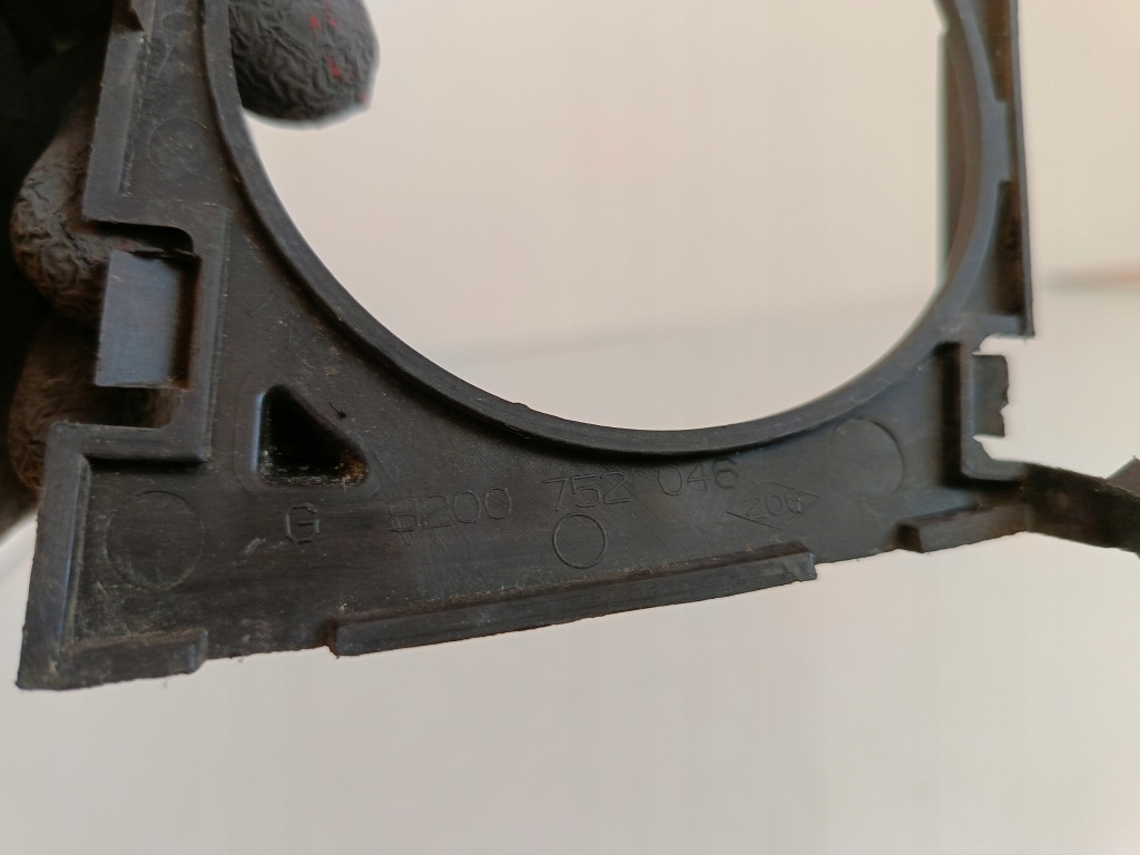 фото №4, Кронштейн рамки протитуманної фари ліва 8200752046 renault megane ii