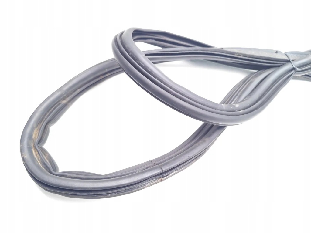 фото №13, Ford puma резиновый прокладка багажника заднего / na кузов центр 2020