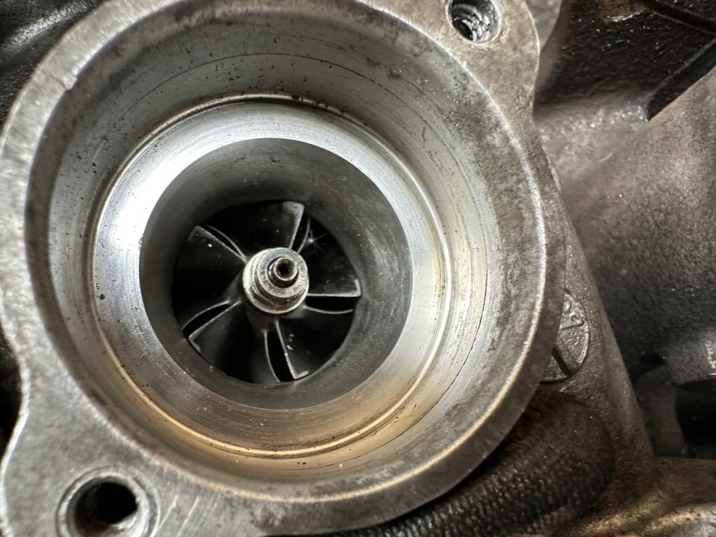 фото №6, Турбонагнетатель турбина volvo 2.4 d5 s60 ii 31293086 36002640 36002664