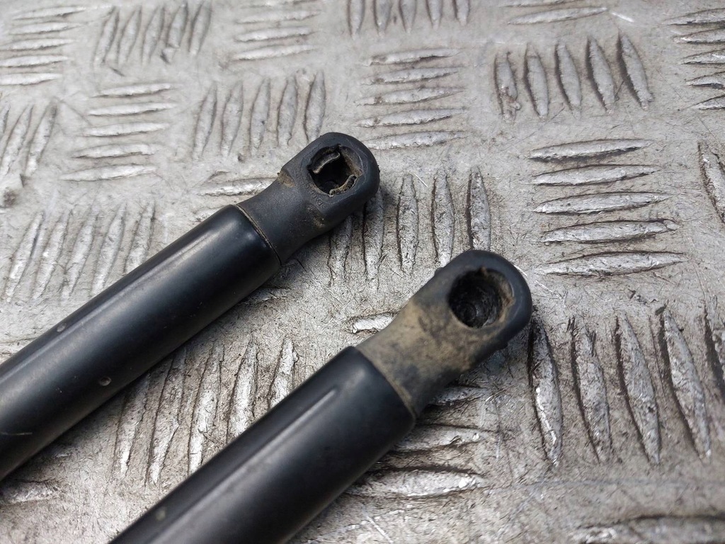 фото №3, Амортизаторы крышки багажника renault scenic ii 8200484676