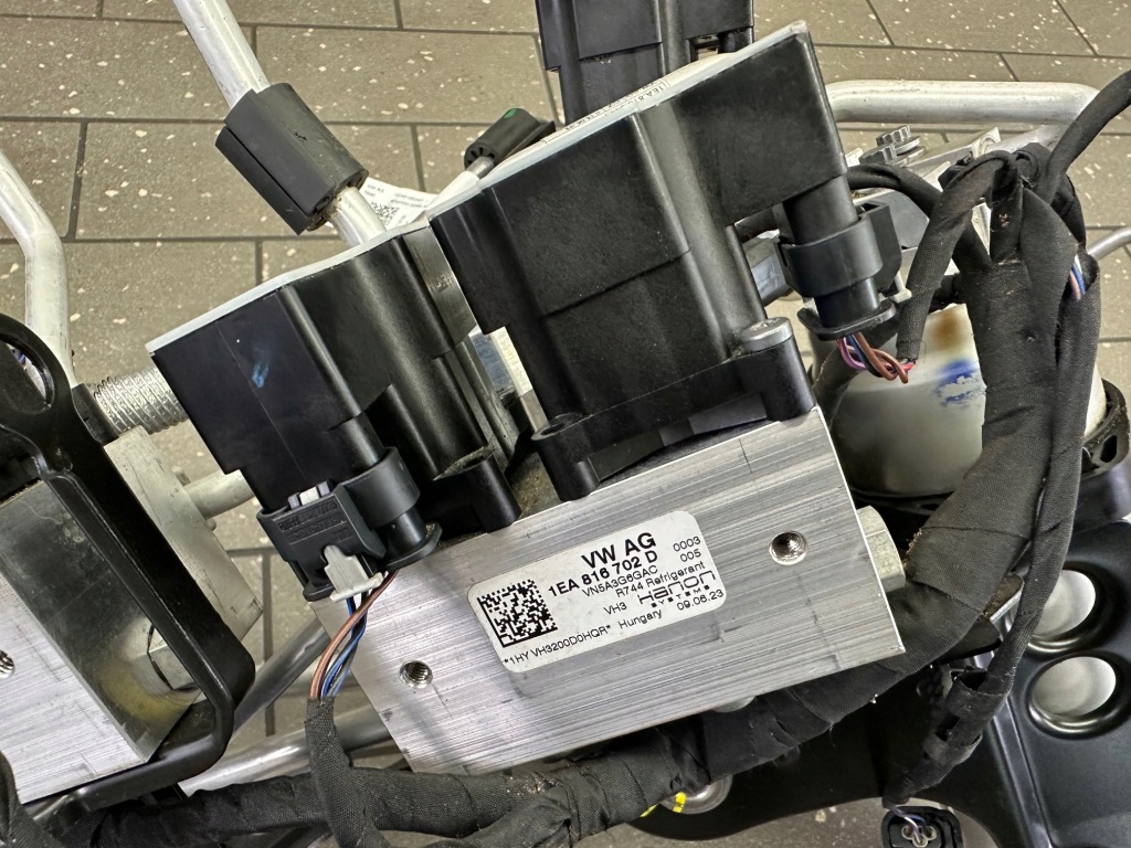 фото №11, Модуль клапанів кондиціонера дроти осушувач cupra born комплект