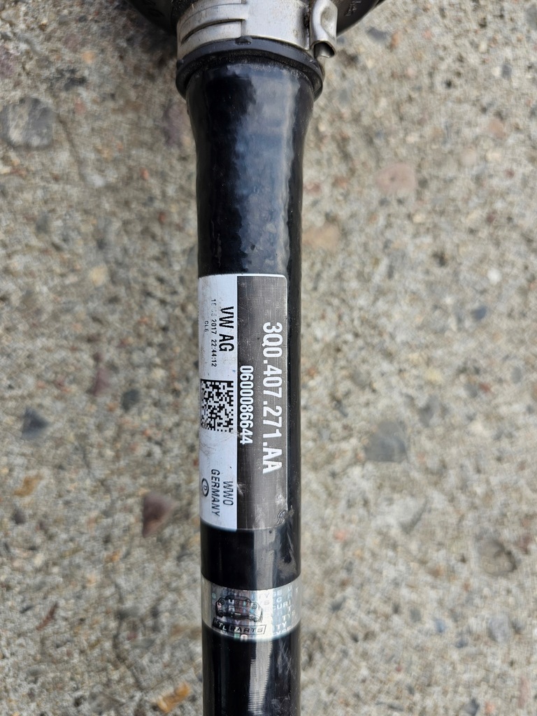 фото №3, Привідний вал права довга passat b9 3q0407272cd