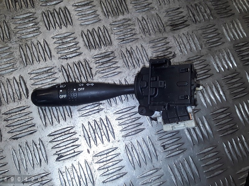 фото №1, 2003 toyota corolla перемикач 173681