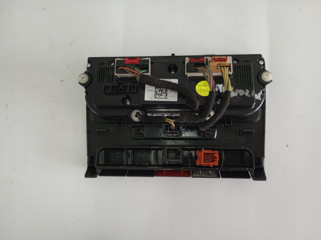 фото №9, Vw new bettle 5c панель кондиционера рамка 5c0907044p europa