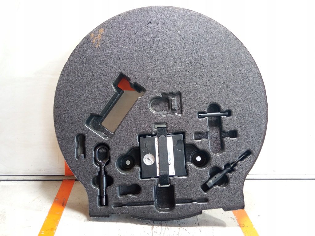 фото №1, Audi q3 ii 83a вкладыш пенополистирол багажника компрессор ушко