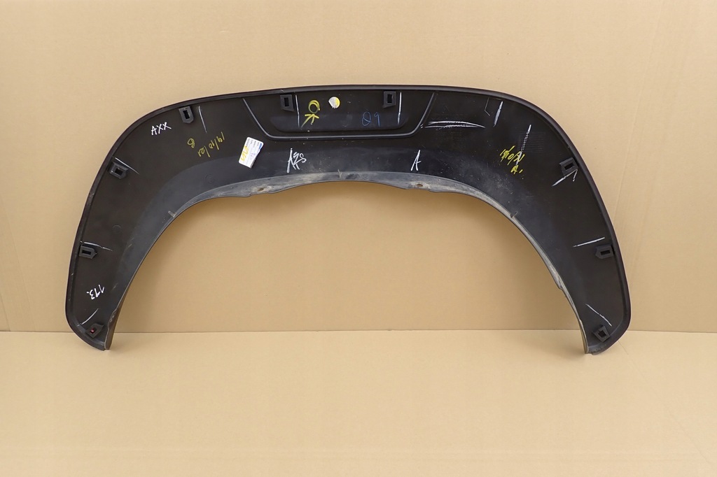 фото №10, Молдинг крыла правый задняя toyota hilux viii 61061-yp020