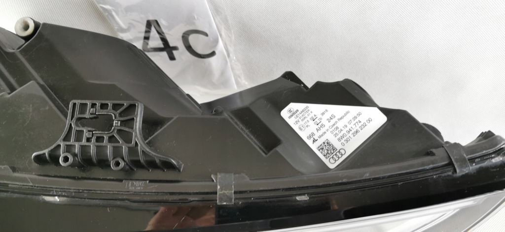 Audi a4 b9 full led правий фара 8w0941774 Недорого