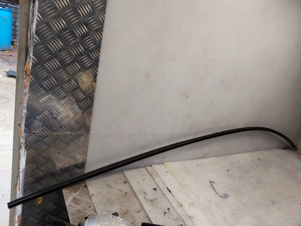 фото №1, Молдинг кровельная правая peugeot 508 ii sw 98189357vv