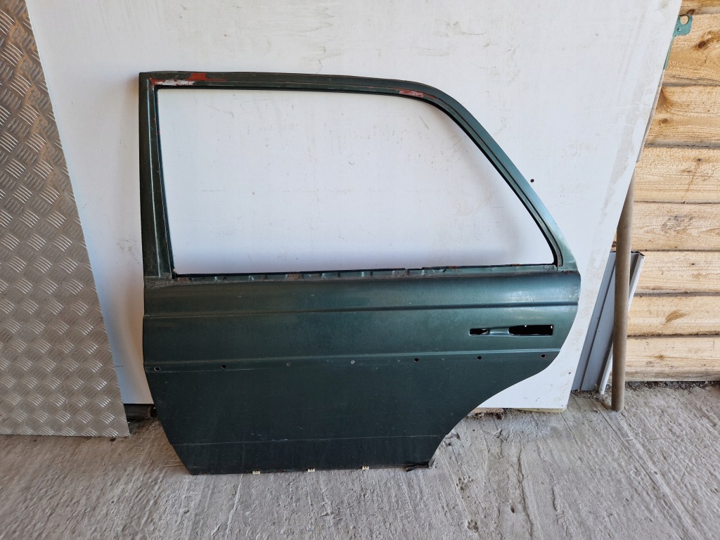 Купить Дверь левый задний  mercedes w123 sedan