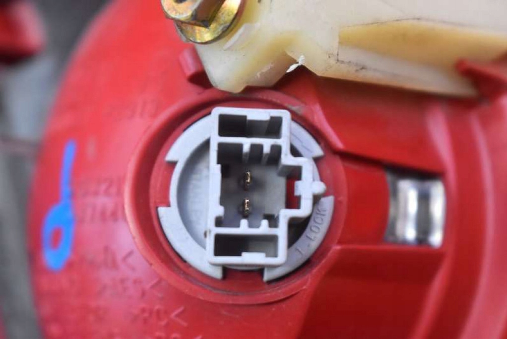 фото №7, Лампа права задня задня p2913r mazda 3 1 i bk 5d hb 03-06