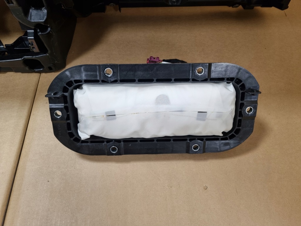 фото №13, Polestar 2 приборная панель консоль air bag водитель пассажир оригинальная