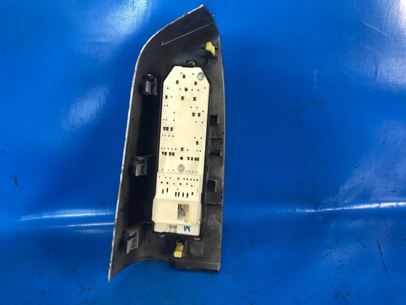 фото №4, Модуль управление подъемниками стекло przed. lew. toyota tundra 07-13 848200c
