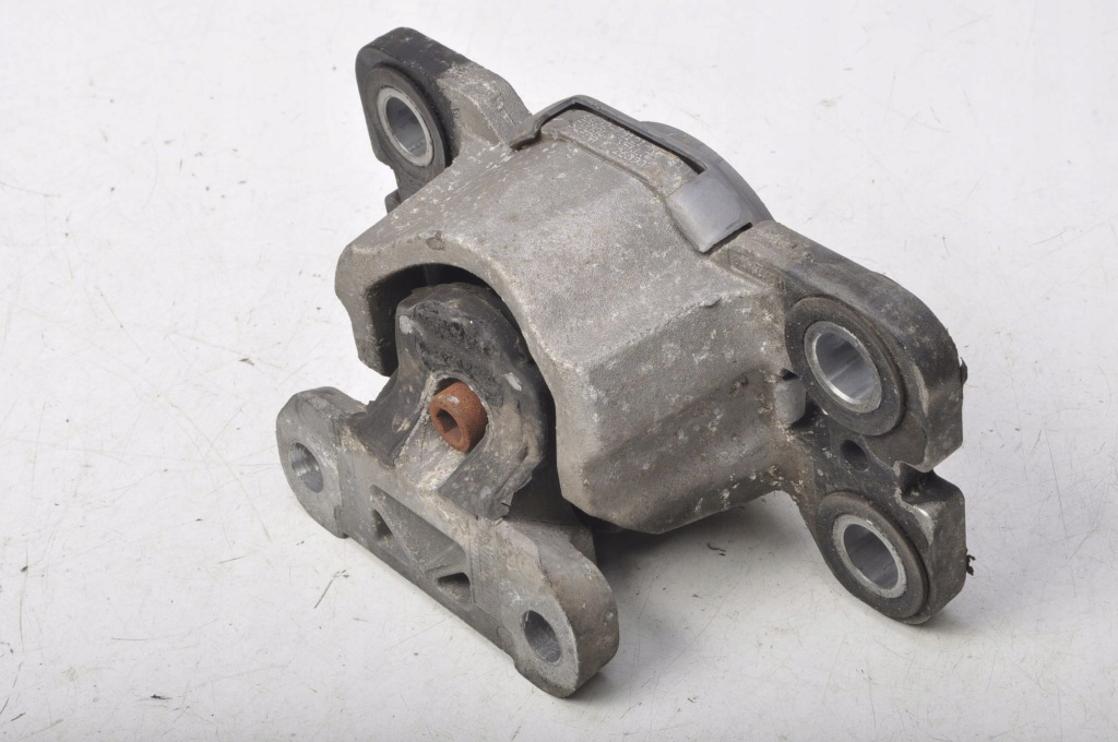 фото №1, Volvo s80 ii v70 iii 3.2 b кронштейн двигателя кронштейн