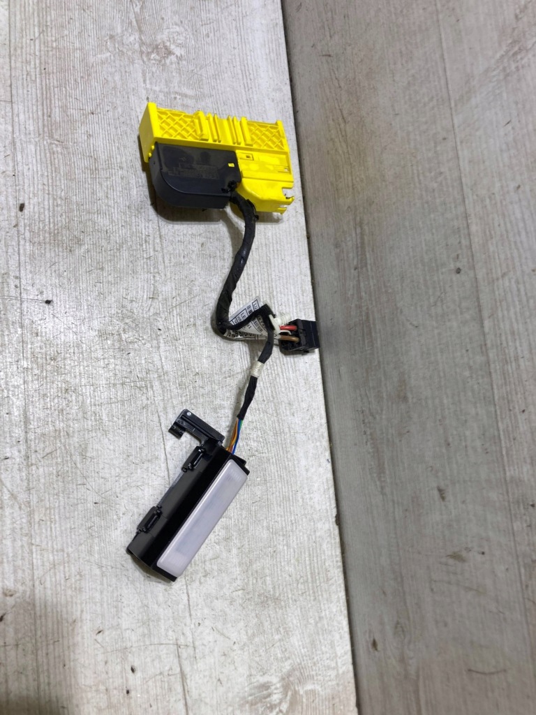 фото №1, Mini clubman f54 2016 лампа освещение сиденье