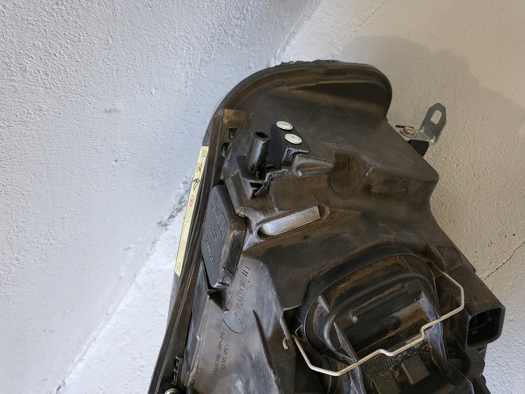 фото №13, Bmw 1 e87 e81 набор ремонтный крепления лампы левая