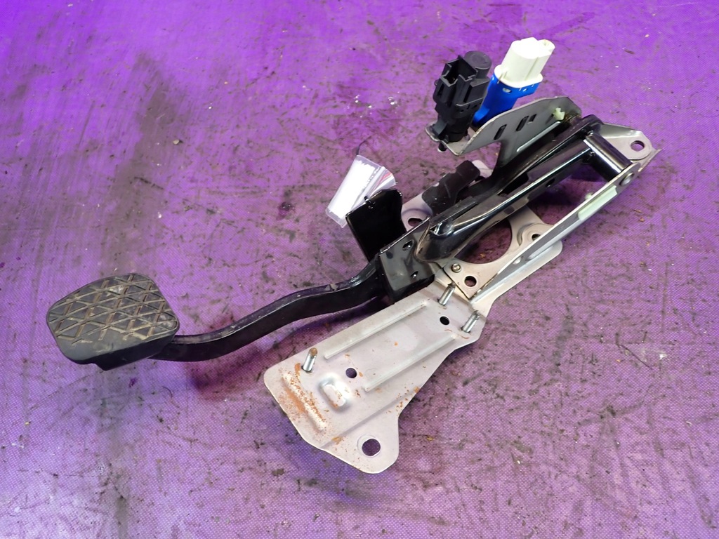 фото №1, Mazda 3 ii bl 08- педаль тормоза r3bbr3