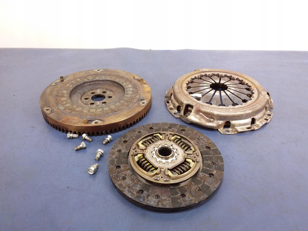 фото №2, Toyota auris 1.4d4d сцепление диск прижим