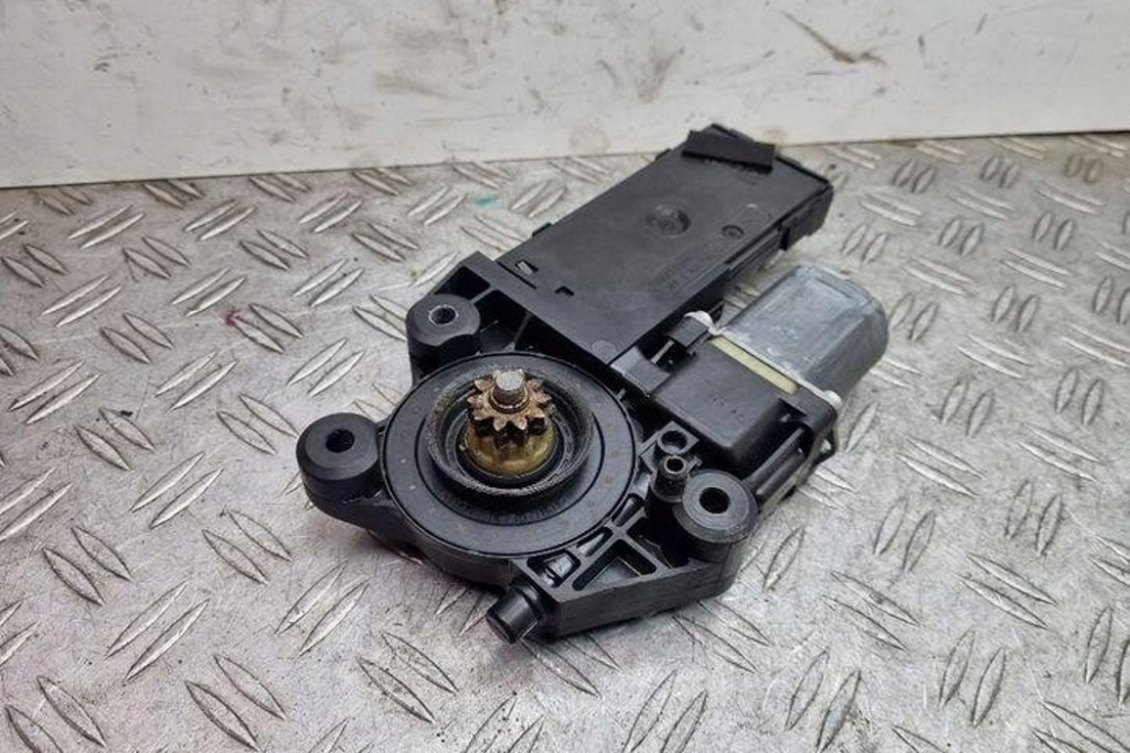 фото №1, Моторчик стекло передних правых дверь renault