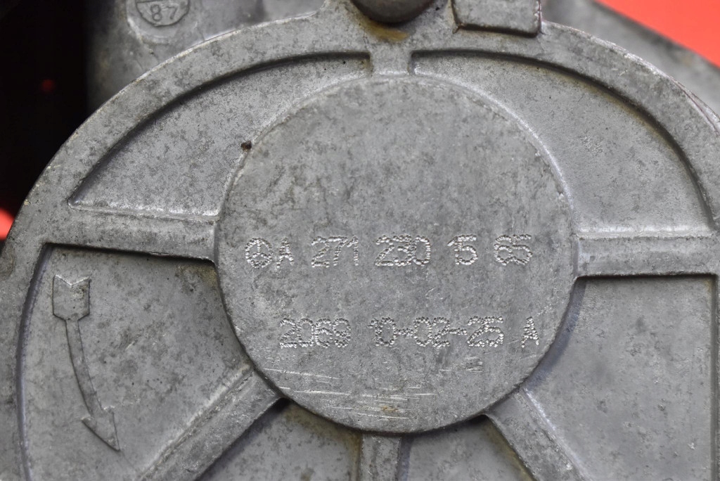 Насос вакуум вакуум a2712301565 mercedes c-klasa w204 1.6 blueeff 156km 07-12 Киев