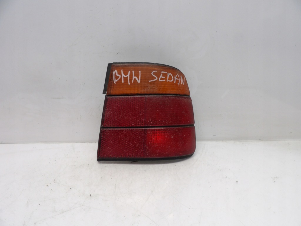 Купить Лампа правая задняя bmw e34