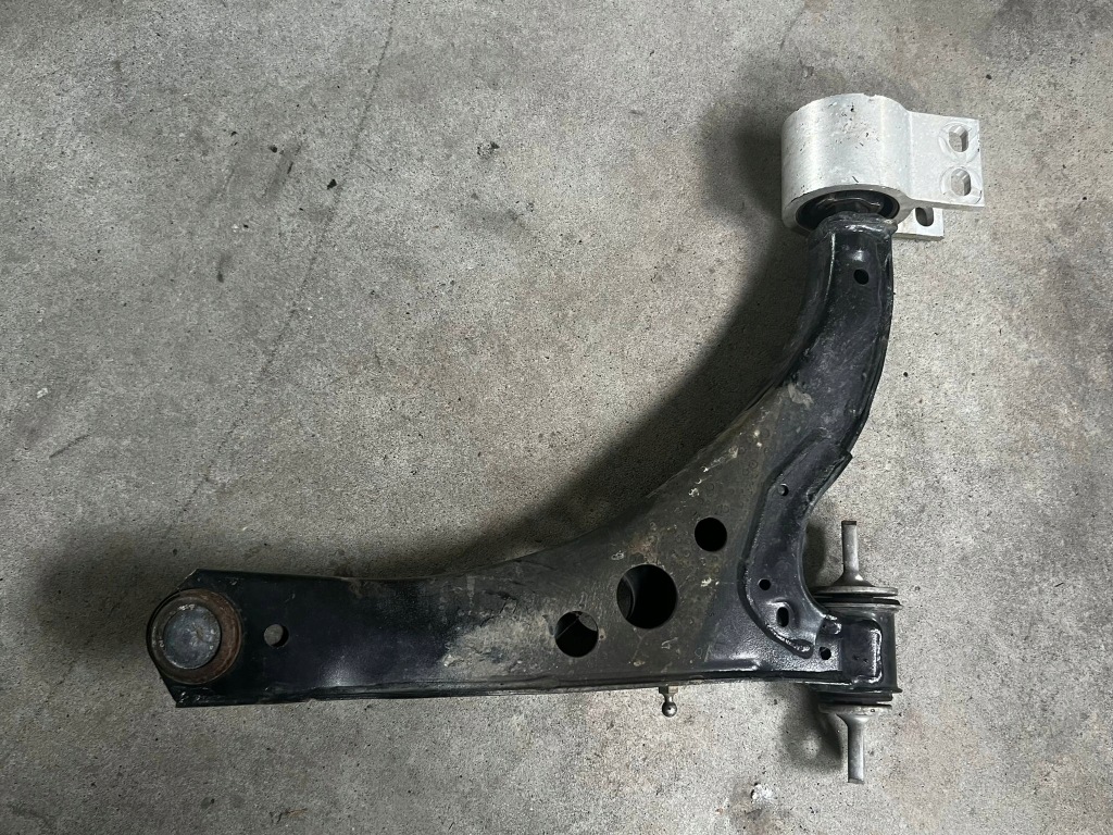 Купить Opel astra k рычаг левый перед 39089344